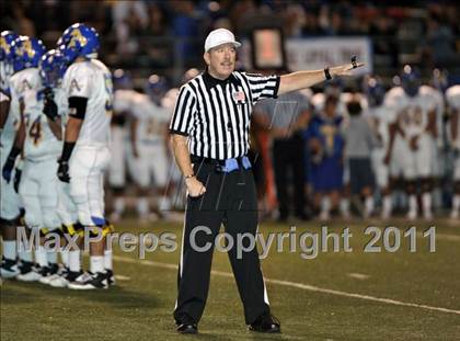 Thumbnail 2 in Servite vs. Bishop Amat photogallery.