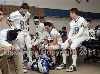 Thumbnail 1 in Servite vs. Bishop Amat photogallery.