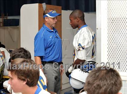 Thumbnail 3 in Servite vs. Bishop Amat photogallery.