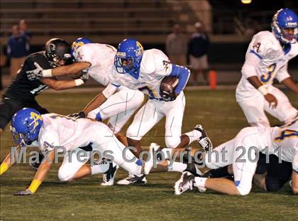 Thumbnail 3 in Servite vs. Bishop Amat photogallery.