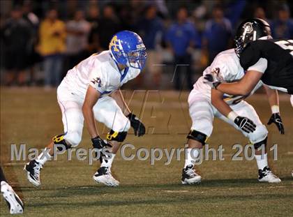 Thumbnail 3 in Servite vs. Bishop Amat photogallery.