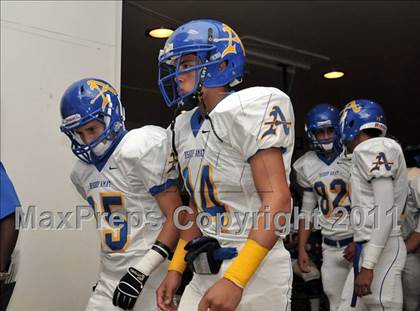 Thumbnail 3 in Servite vs. Bishop Amat photogallery.