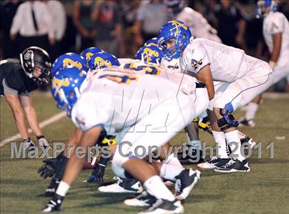 Thumbnail 1 in Servite vs. Bishop Amat photogallery.