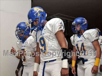 Thumbnail 2 in Servite vs. Bishop Amat photogallery.