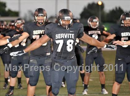 Thumbnail 3 in Servite vs. Bishop Amat photogallery.