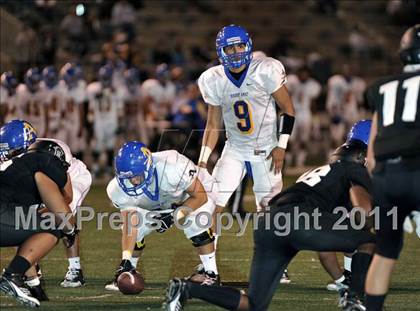Thumbnail 3 in Servite vs. Bishop Amat photogallery.