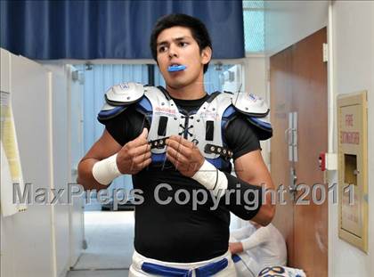 Thumbnail 1 in Servite vs. Bishop Amat photogallery.