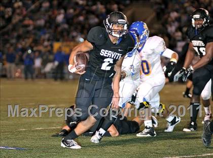 Thumbnail 2 in Servite vs. Bishop Amat photogallery.