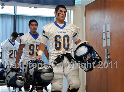 Thumbnail 3 in Servite vs. Bishop Amat photogallery.