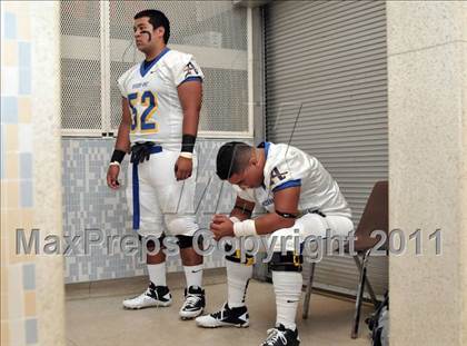 Thumbnail 2 in Servite vs. Bishop Amat photogallery.