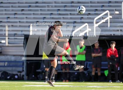 Thumbnail 2 in Gainesville vs. London (Sulphur Springs 4A Elite Tournament) photogallery.