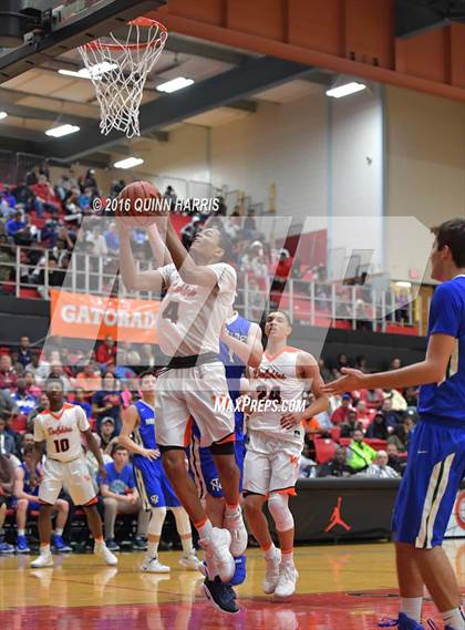 Thumbnail 3 in New Trier vs. Whitney Young (Proviso West Holiday Tournament) photogallery.