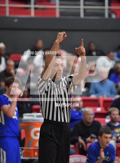 Thumbnail 3 in New Trier vs. Whitney Young (Proviso West Holiday Tournament) photogallery.