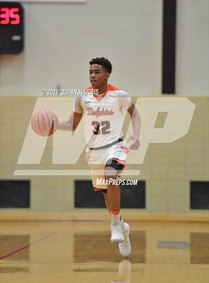 Thumbnail 1 in New Trier vs. Whitney Young (Proviso West Holiday Tournament) photogallery.