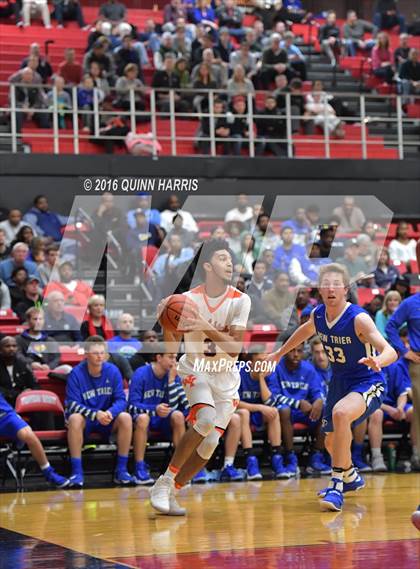 Thumbnail 2 in New Trier vs. Whitney Young (Proviso West Holiday Tournament) photogallery.