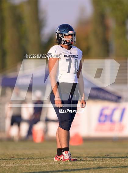 Thumbnail 1 in JV: Bakersfield @ Bakersfield Christian photogallery.