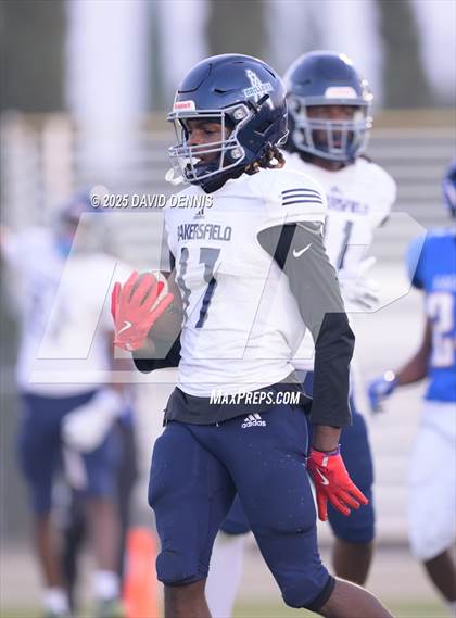 Thumbnail 1 in JV: Bakersfield @ Bakersfield Christian photogallery.