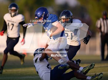 Thumbnail 2 in JV: Bakersfield @ Bakersfield Christian photogallery.