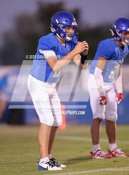 Thumbnail 2 in JV: Bakersfield @ Bakersfield Christian photogallery.