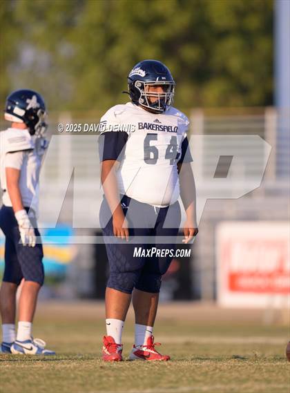 Thumbnail 2 in JV: Bakersfield @ Bakersfield Christian photogallery.