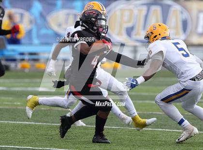 Thumbnail 2 in Middletown vs. Aliquippa (PIAA 3A Championship) photogallery.