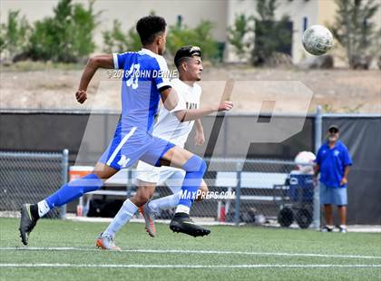 Thumbnail 2 in St. Michael's vs. Santa Fe photogallery.