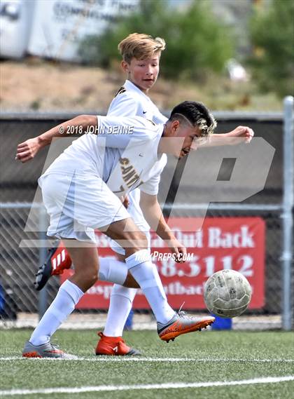 Thumbnail 2 in St. Michael's vs. Santa Fe photogallery.