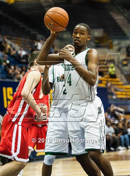 Thumbnail 1 in El Cerrito vs. Albany Academy for Boys (MaxPreps MLK Classic) photogallery.