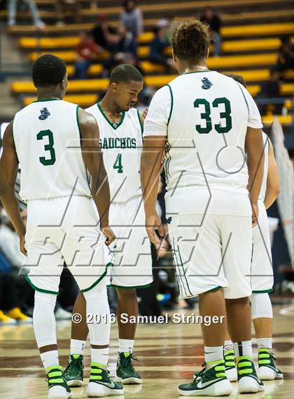 Thumbnail 2 in El Cerrito vs. Albany Academy for Boys (MaxPreps MLK Classic) photogallery.