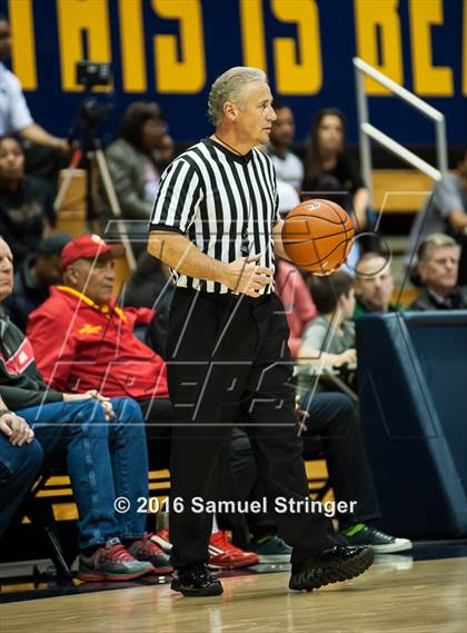 Thumbnail 1 in El Cerrito vs. Albany Academy for Boys (MaxPreps MLK Classic) photogallery.