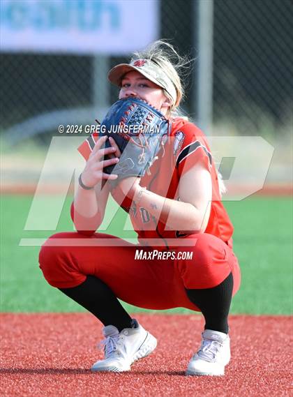 Thumbnail 3 in San Rafael vs Cardinal Newman  (CIF NCS Division 3 Final) photogallery.