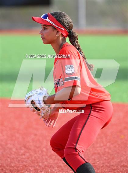 Thumbnail 3 in San Rafael vs Cardinal Newman  (CIF NCS Division 3 Final) photogallery.