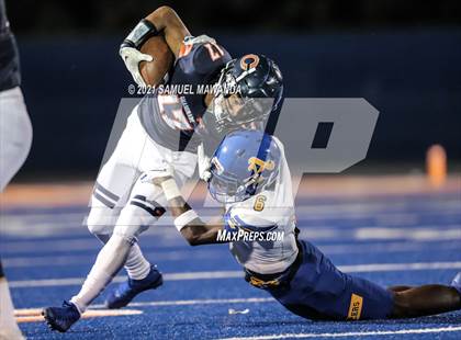 Thumbnail 2 in Bishop Amat @ Chaminade photogallery.