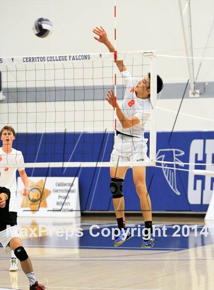 Thumbnail 1 in South Pasadena vs. Gahr (CIF SS D3 Final) photogallery.