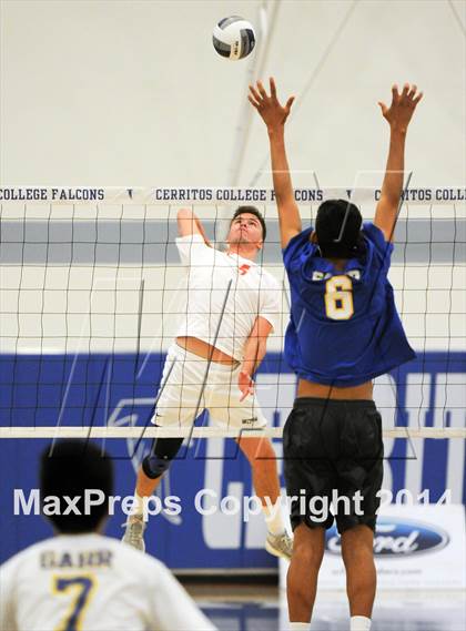 Thumbnail 2 in South Pasadena vs. Gahr (CIF SS D3 Final) photogallery.