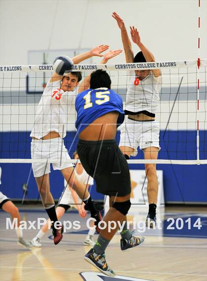 Thumbnail 2 in South Pasadena vs. Gahr (CIF SS D3 Final) photogallery.