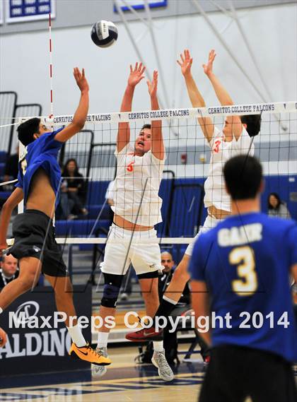 Thumbnail 1 in South Pasadena vs. Gahr (CIF SS D3 Final) photogallery.