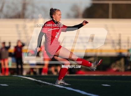 Thumbnail 1 in Lewiston-Porter vs. Palmyra-Macedon (NYSPHSAA Class B Regional Qualifier) photogallery.