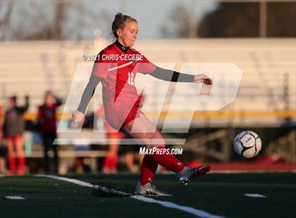 Thumbnail 3 in Lewiston-Porter vs. Palmyra-Macedon (NYSPHSAA Class B Regional Qualifier) photogallery.