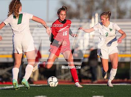Thumbnail 1 in Lewiston-Porter vs. Palmyra-Macedon (NYSPHSAA Class B Regional Qualifier) photogallery.