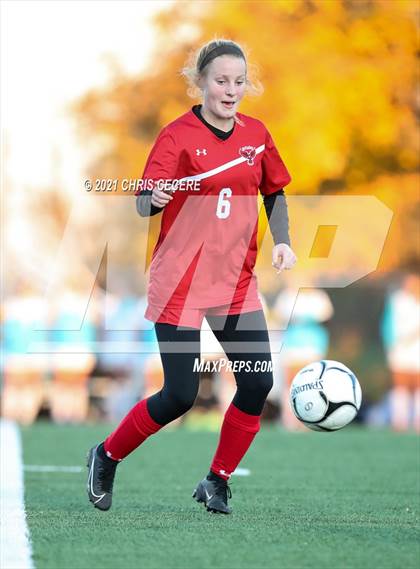 Thumbnail 3 in Lewiston-Porter vs. Palmyra-Macedon (NYSPHSAA Class B Regional Qualifier) photogallery.