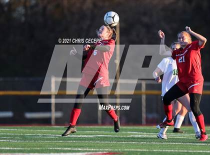 Thumbnail 2 in Lewiston-Porter vs. Palmyra-Macedon (NYSPHSAA Class B Regional Qualifier) photogallery.