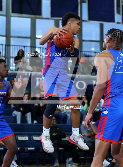Thumbnail 2 in Washington Prep vs. Capistrano Valley (Bosco Dream Showcase) photogallery.