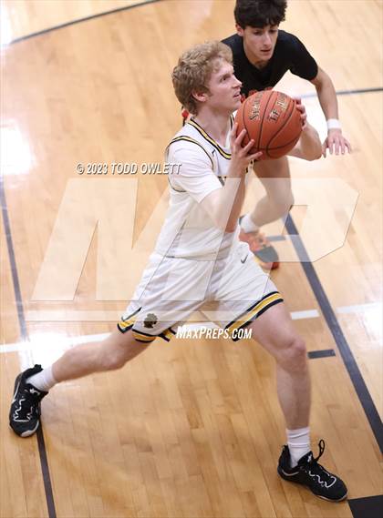 Thumbnail 2 in Hilton vs McQuaid Jesuit (NYSPHSAA AA Sectional Round 1) photogallery.