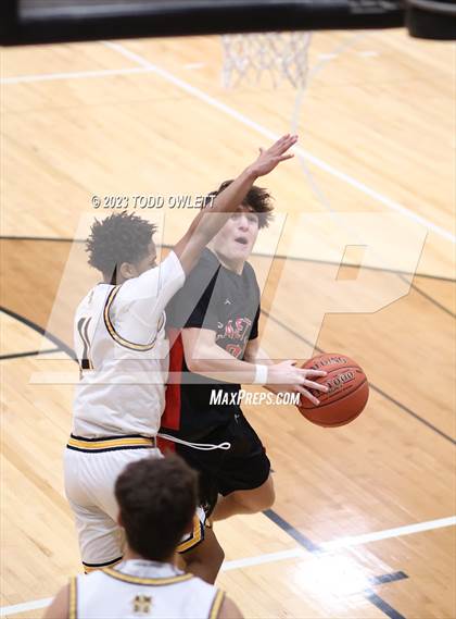 Thumbnail 2 in Hilton vs McQuaid Jesuit (NYSPHSAA AA Sectional Round 1) photogallery.