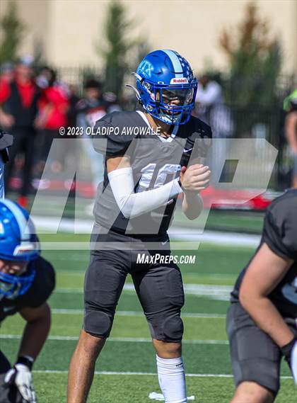 Thumbnail 2 in Whitney vs. Winnsboro (UIL Football 3A Division I Region II Regional Playoff) photogallery.