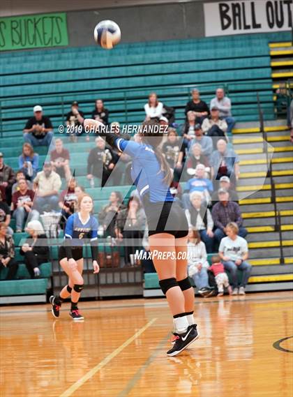 Thumbnail 2 in McMullen County vs. Fayetteville (UIL 1A Regional Semifinal) photogallery.