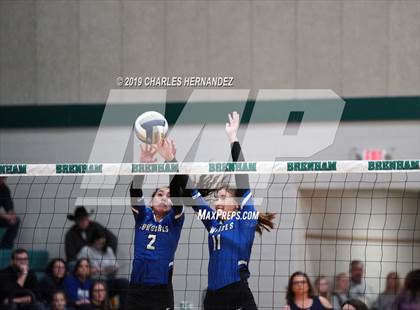 Thumbnail 1 in McMullen County vs. Fayetteville (UIL 1A Regional Semifinal) photogallery.