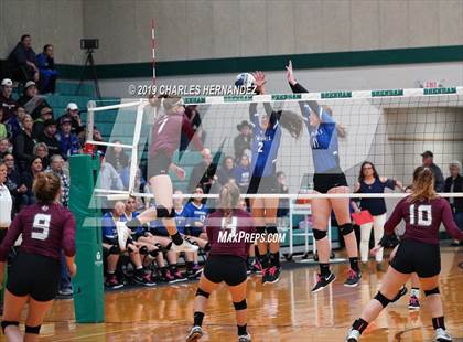 Thumbnail 3 in McMullen County vs. Fayetteville (UIL 1A Regional Semifinal) photogallery.