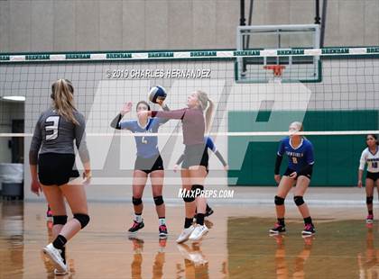 Thumbnail 1 in McMullen County vs. Fayetteville (UIL 1A Regional Semifinal) photogallery.